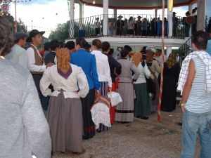 Entr�e du groupe folclorique lors de la f�te de Nossa Sra dos Rem�dios