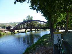 Nova ponte da Carvalha atravessando a Ribeira grande na Sert�